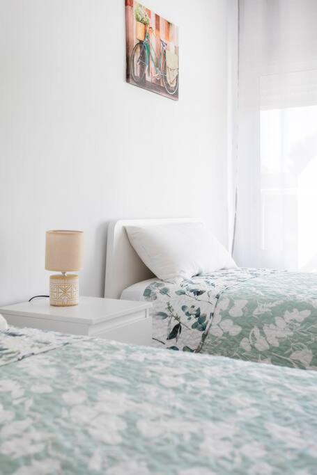 Encantador Apartamento De 3 Habitaciones Con Balcon Alicante Exteriör bild